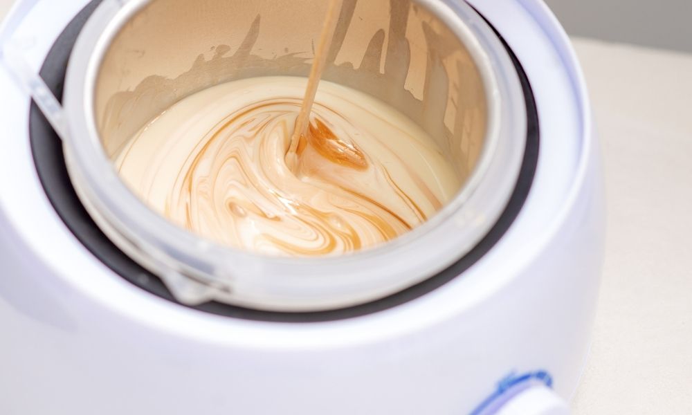 Can Pre-Depilatory Oil Improve a Client’s Waxing Experience?