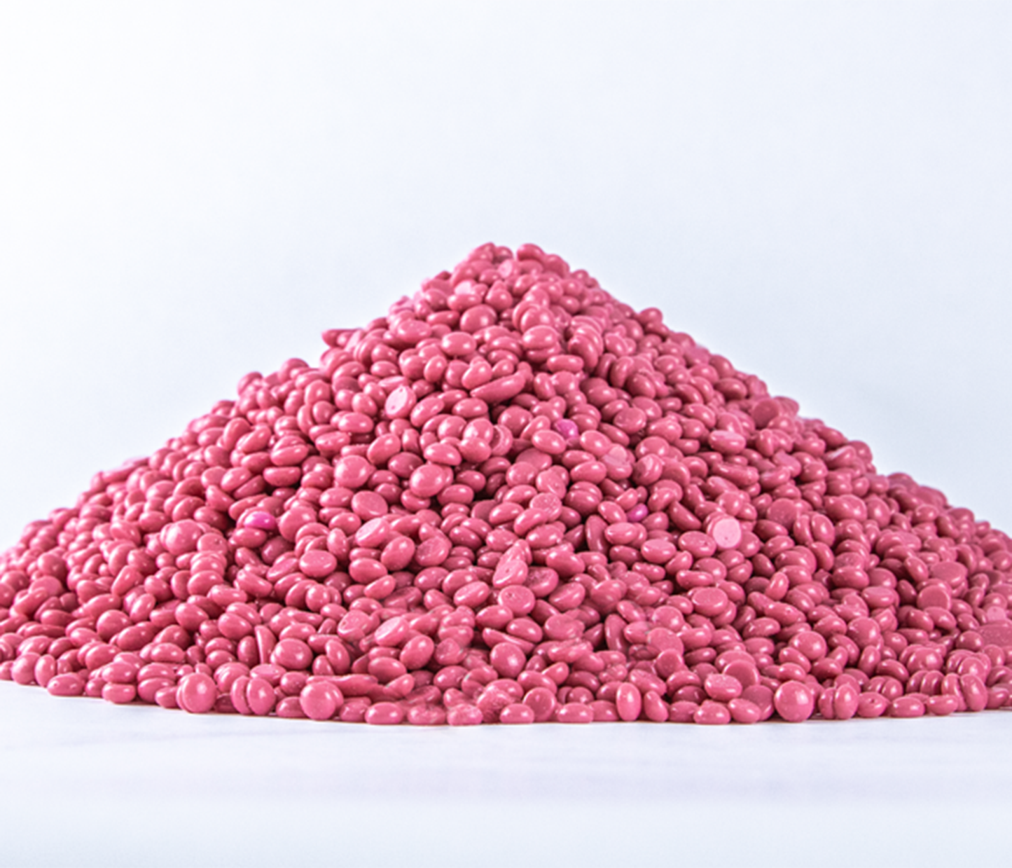 What Makes Bombshell Wax Pink Hard Wax Beads a Salon Must?